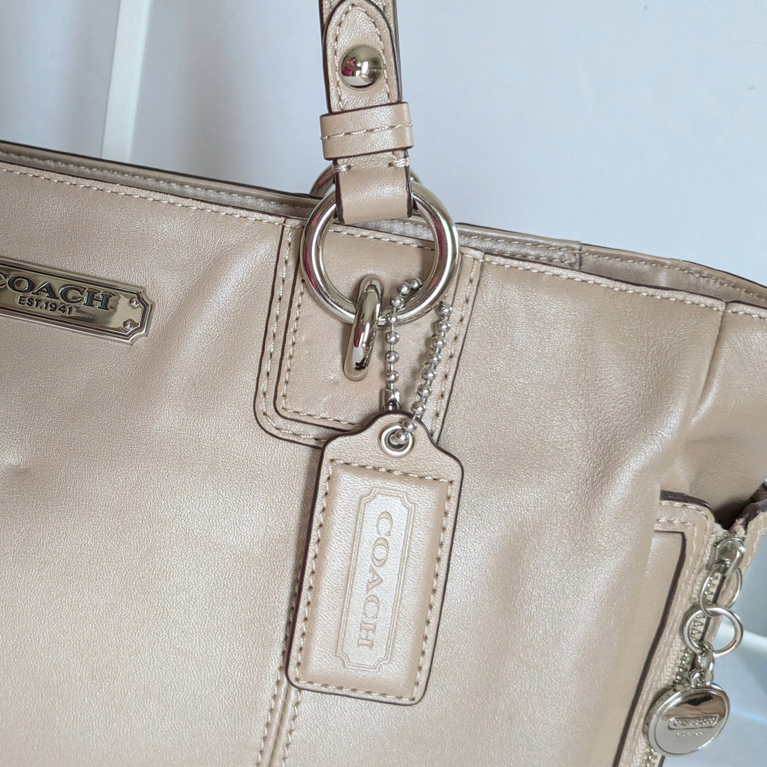 Coach Gallery Shoulder Bag 19252