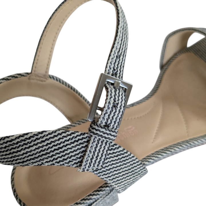 Clarks Sandals Size 7