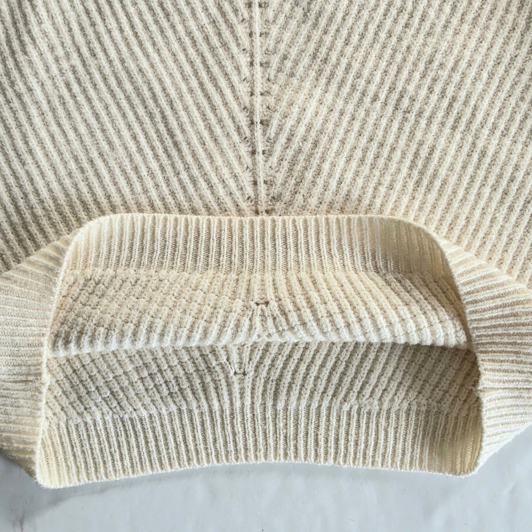 Knitted & Knotted Sweatet Size Medium