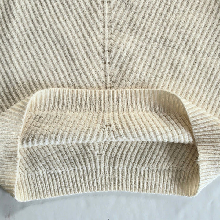Knitted & Knotted Sweatet Size Medium