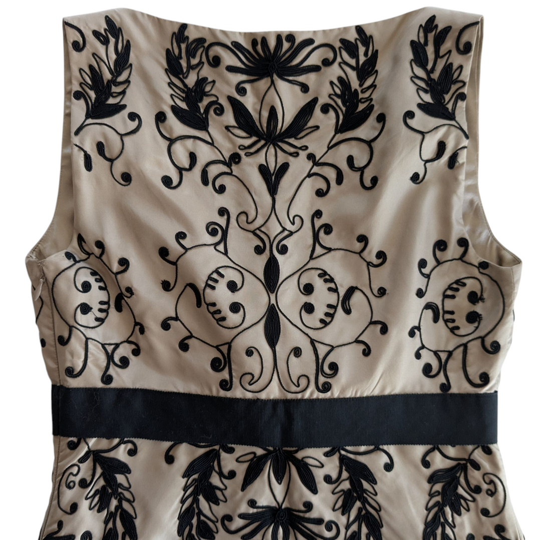 Elie Tahari Embroidered Silk Cocktail Dress Size 2 C&J Collections Chicago Elie Tahari Embroidered Silk Cocktail Dress Size 2 C&J Collections Chicago