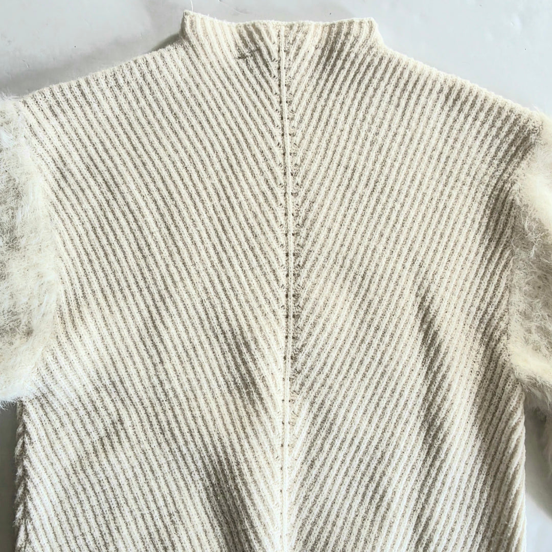 Knitted & Knotted Sweatet Size Medium