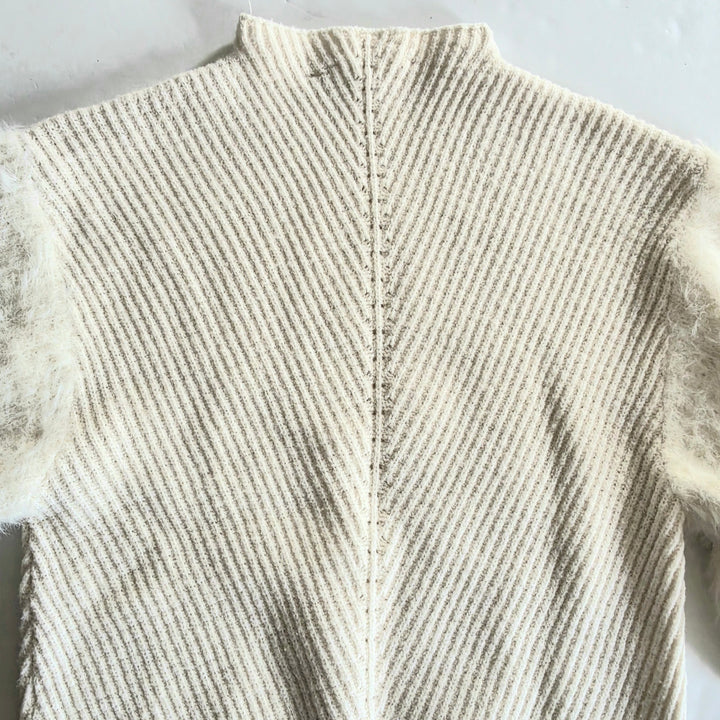 Knitted & Knotted Sweatet Size Medium