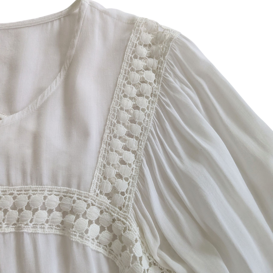 Sisters White Peasant Top Size Large