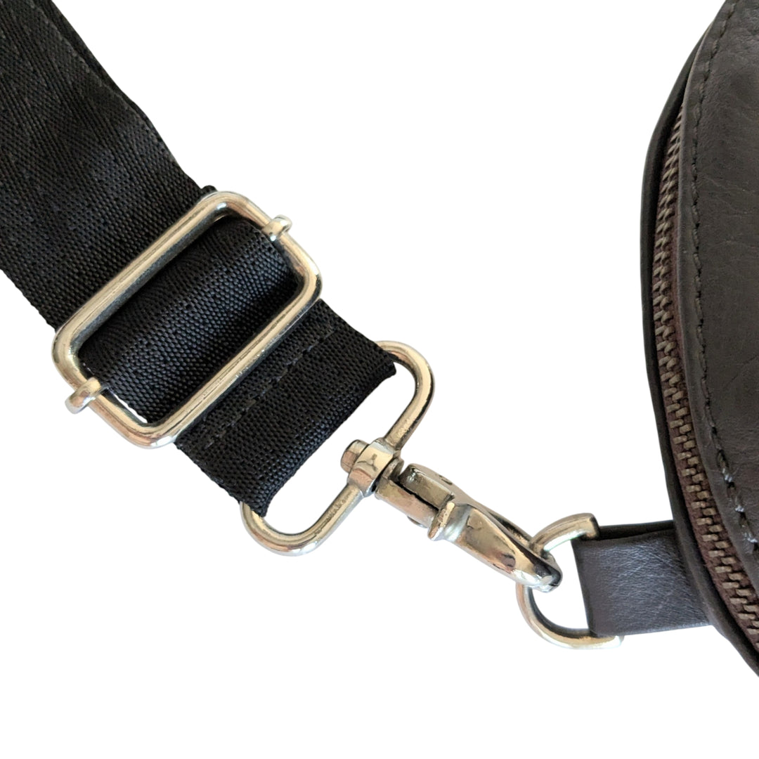 Ischiko Round Leather Crossbody