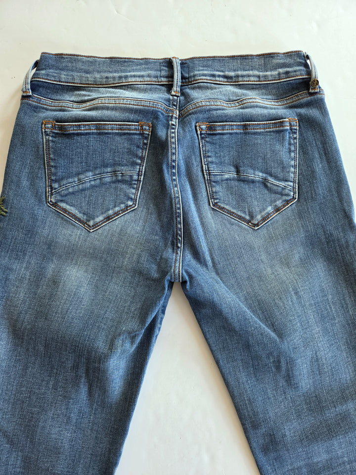 Driftwood Embroidered Jeans Size 26