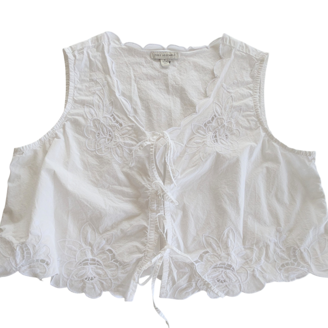 Free Assembly White Crop Top Size 16/18