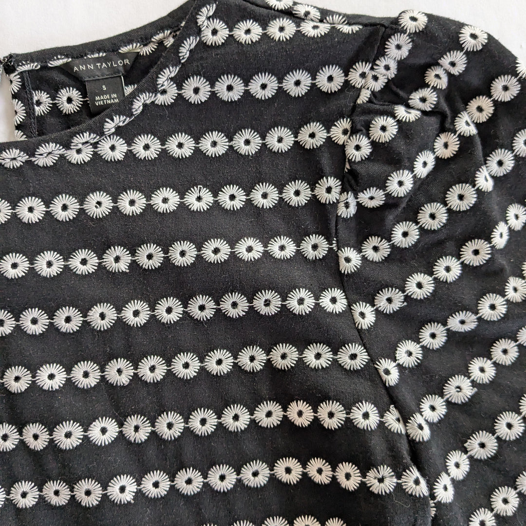 Ann Taylor Black & White Top Size Small