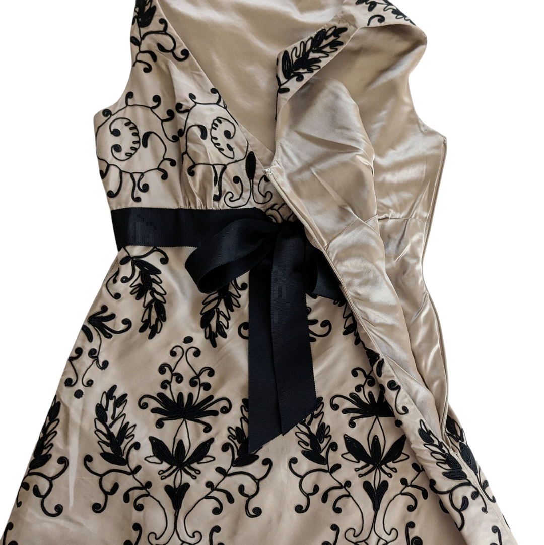 Elie Tahari Embroidered Silk Cocktail Dress Size 2 C&J Collections Chicago Elie Tahari Embroidered Silk Cocktail Dress Size 2 C&J Collections Chicago