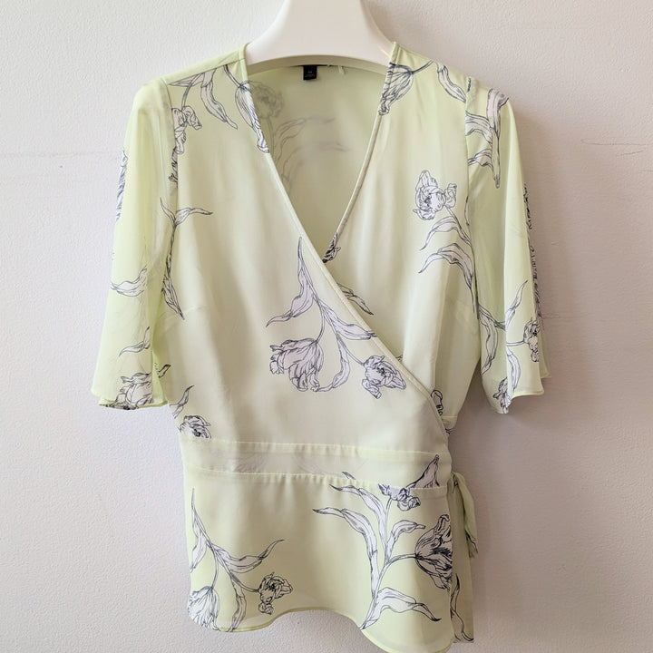 Banana Republic Wrap Top Size Medium