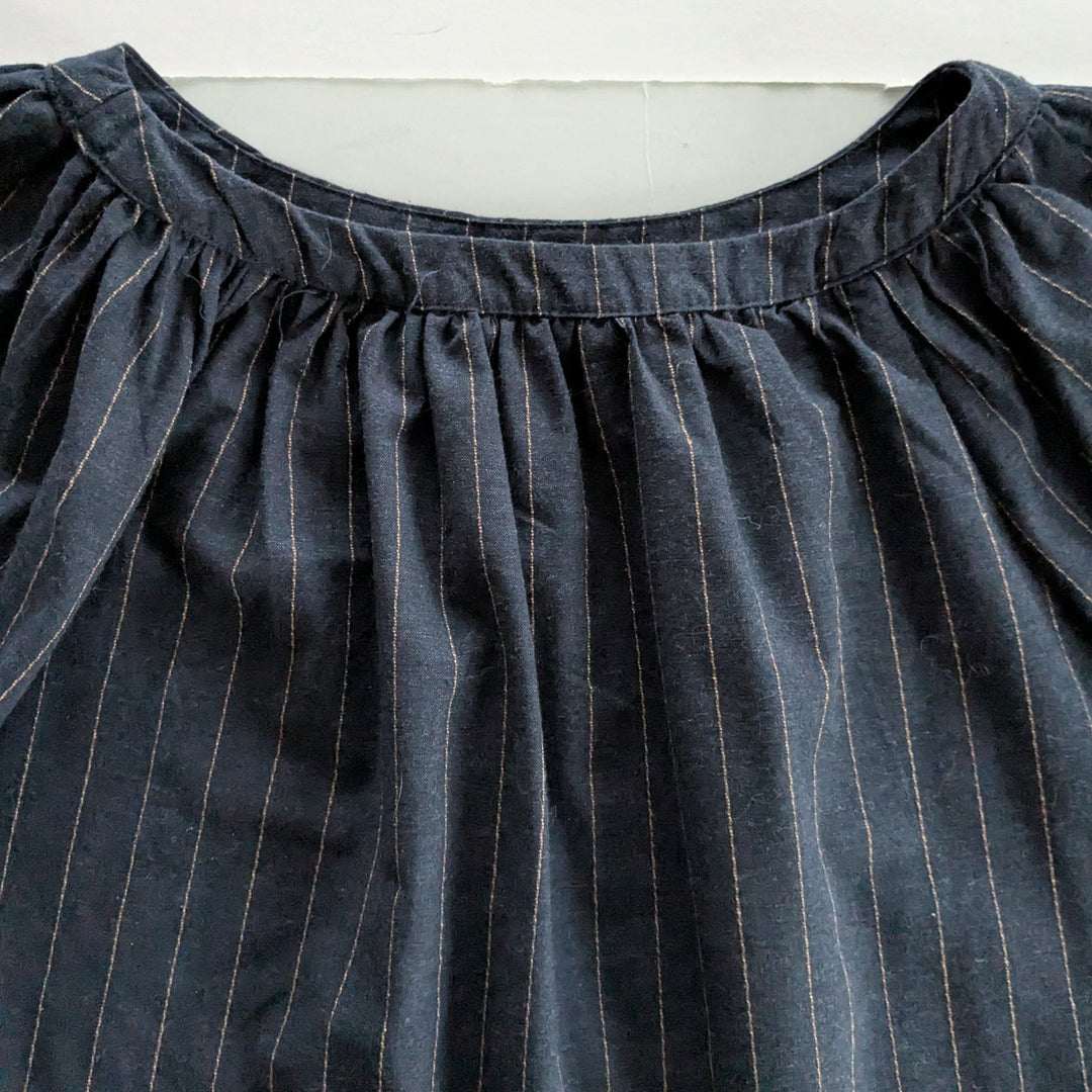 Listicle Navy Top Size Small