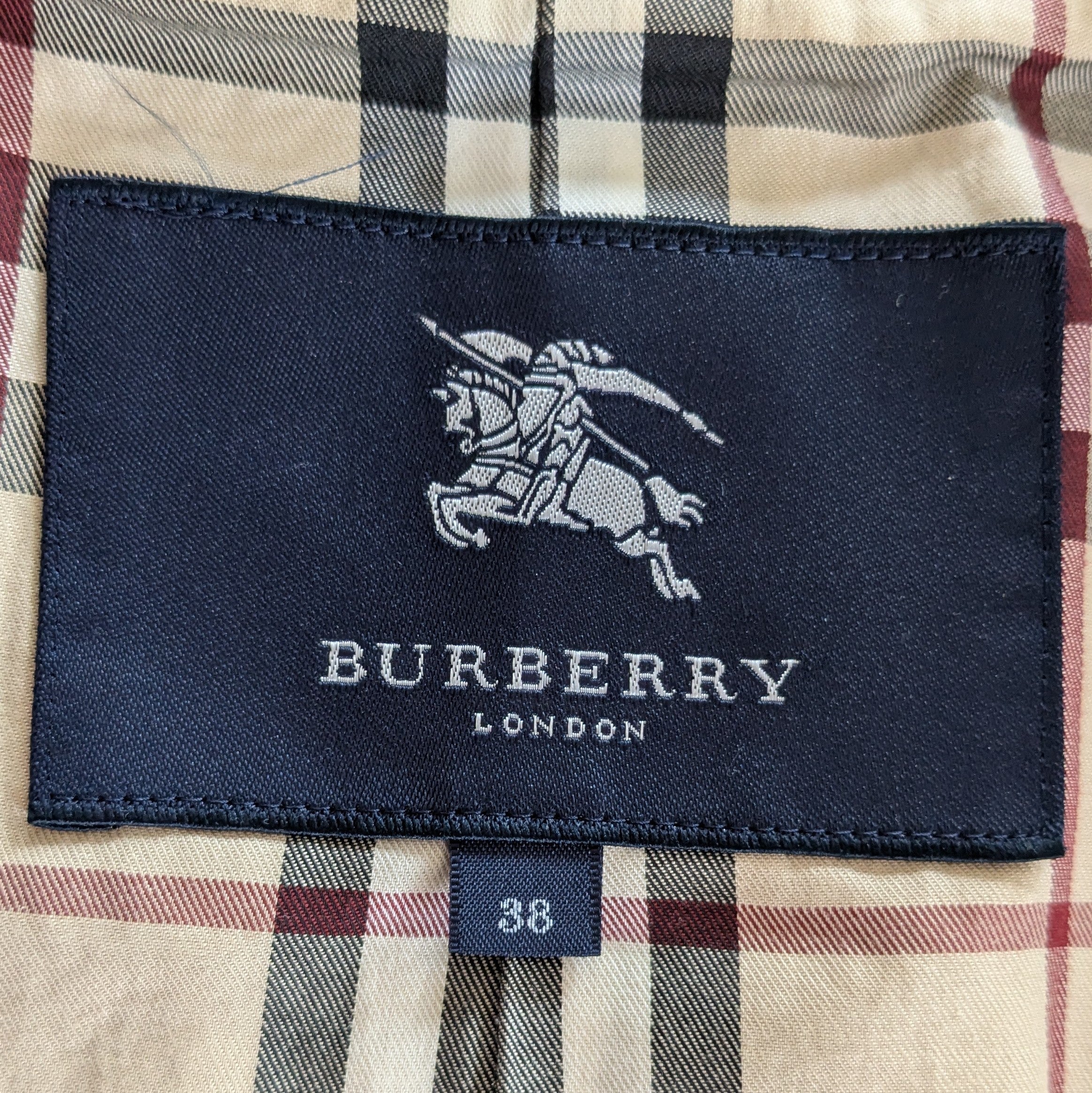 Burberry Lilac Trench Coat Size 38 – C&J Collections Chicago