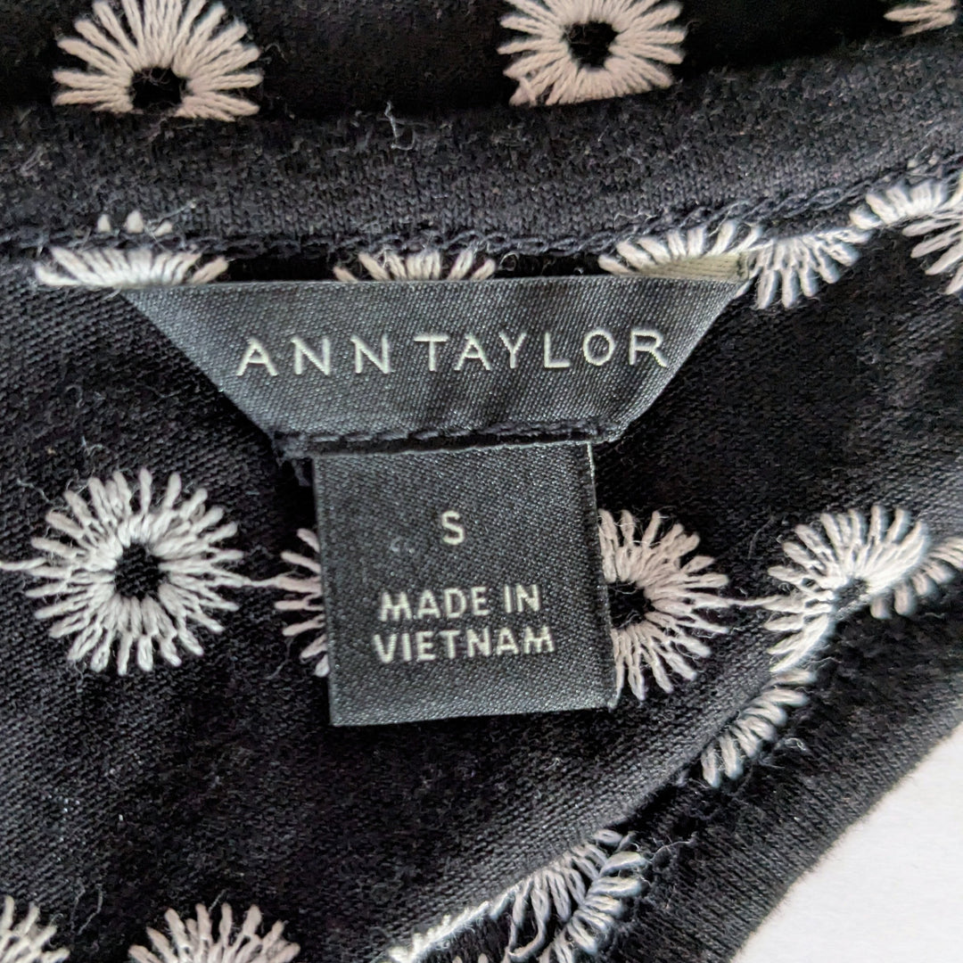 Ann Taylor Black & White Top Size Small