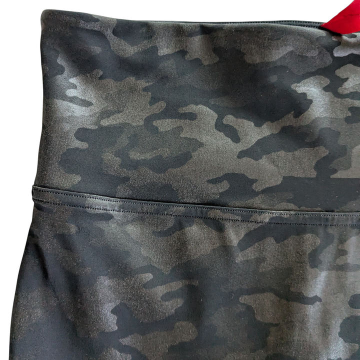 Spanx Black Camo Print Leggings Size Medium