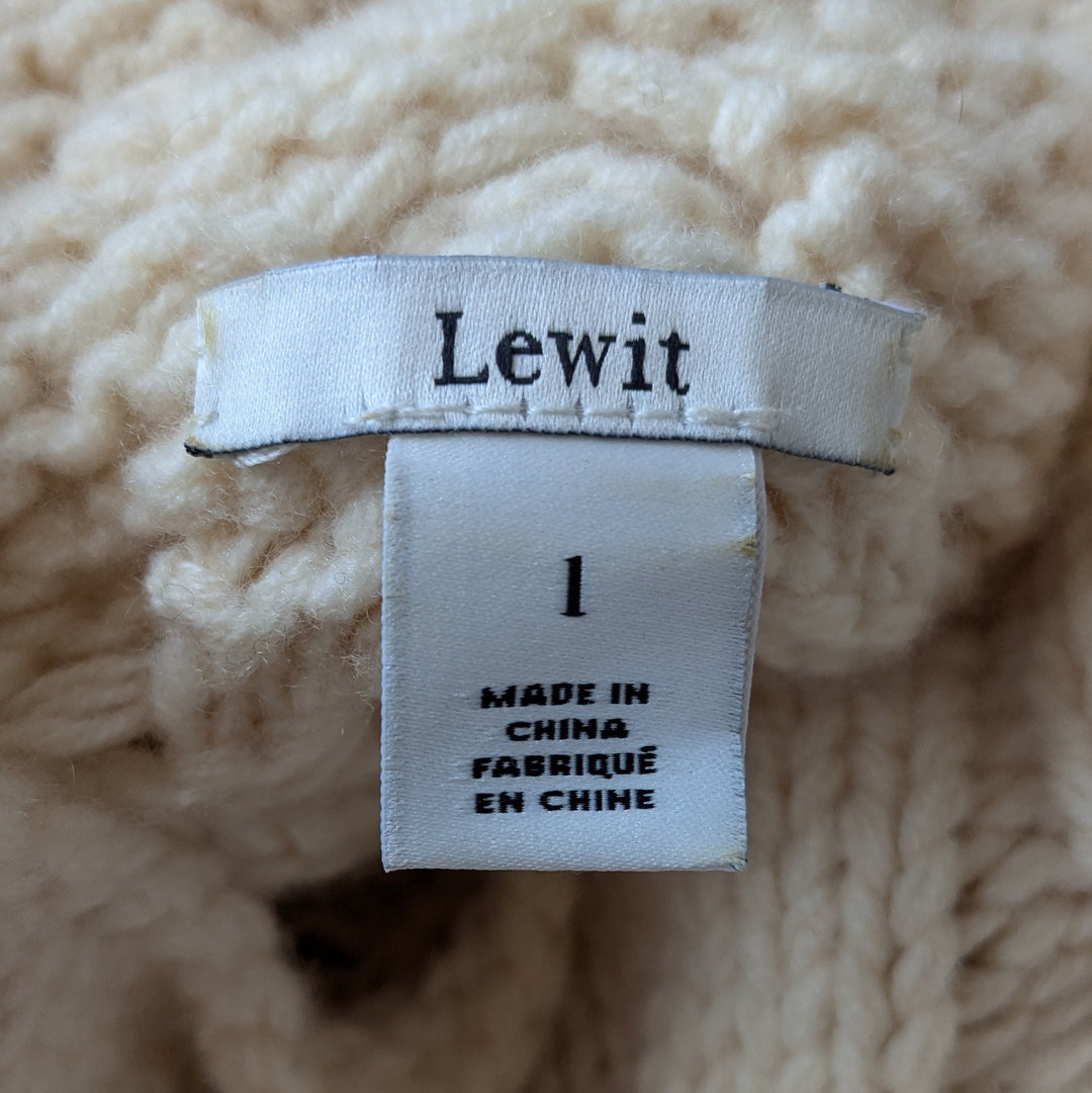 Lewit Cable Knit Sweater Size Small