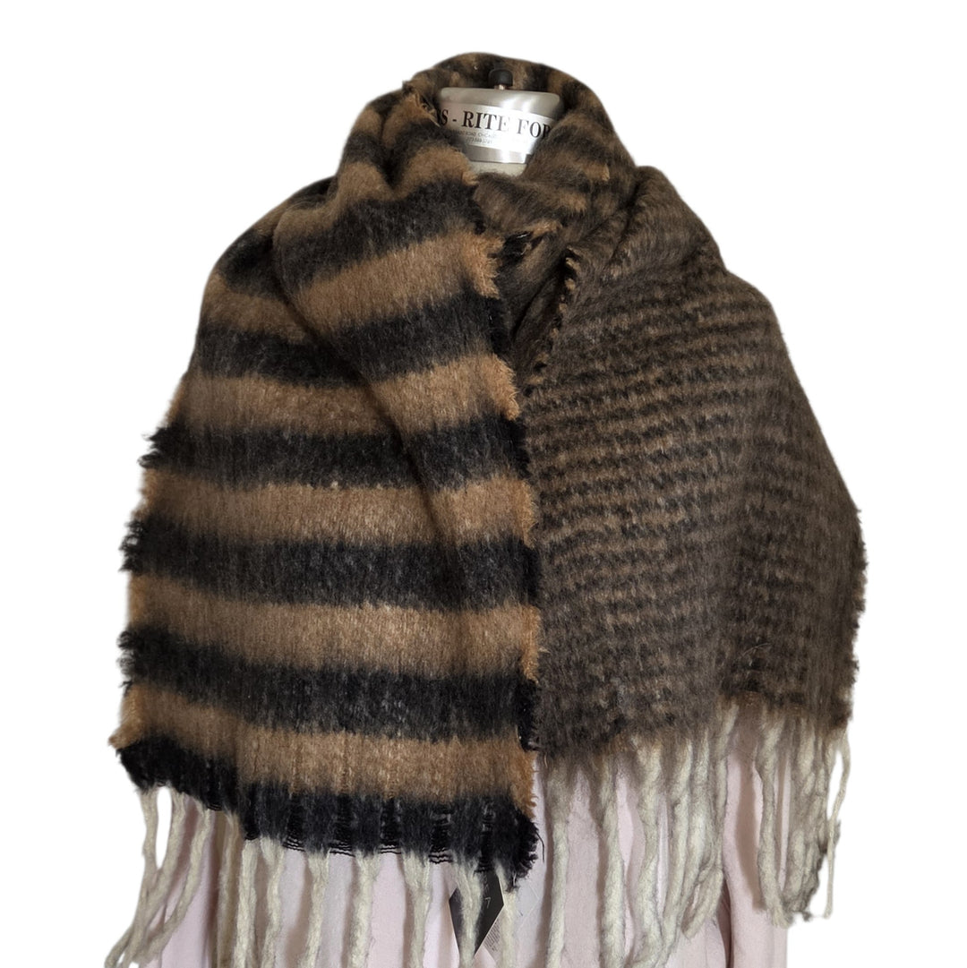 Area Stars Striped Scarf NWT