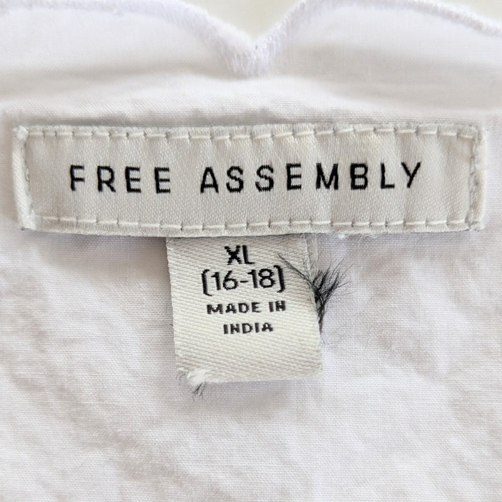 Free Assembly White Crop Top Size 16/18