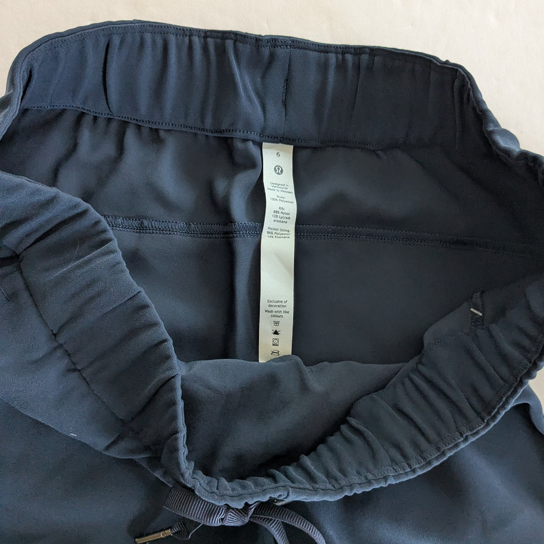 Lululemon On The Fly Joggers Size 6 Navy
