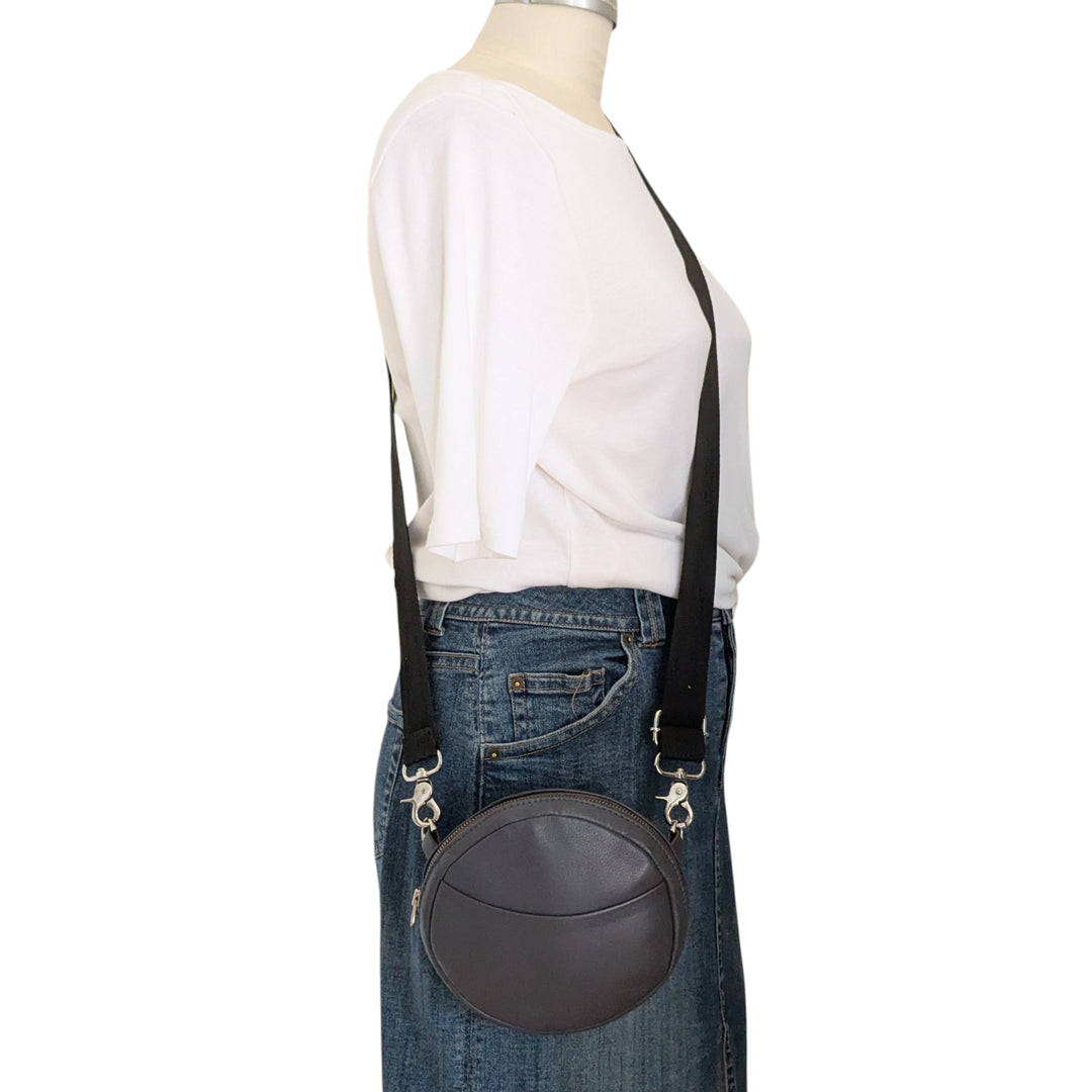 Ischiko Round Leather Crossbody