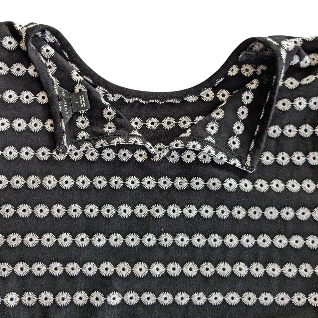 Ann Taylor Black & White Top Size Small