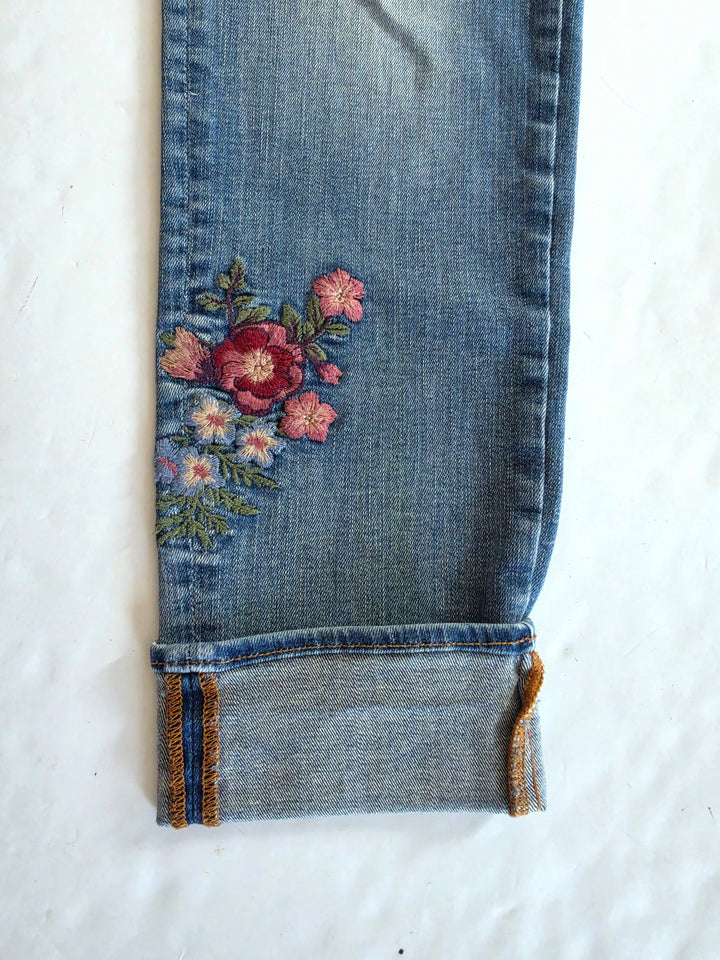 Driftwood Embroidered Jeans Size 26