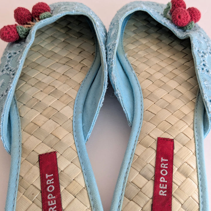 Report Melaina Eyelet Slides Size 9