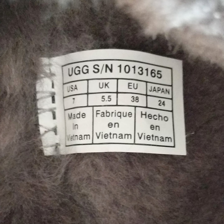 UGG Florence Boots in Grey Suede Size 7