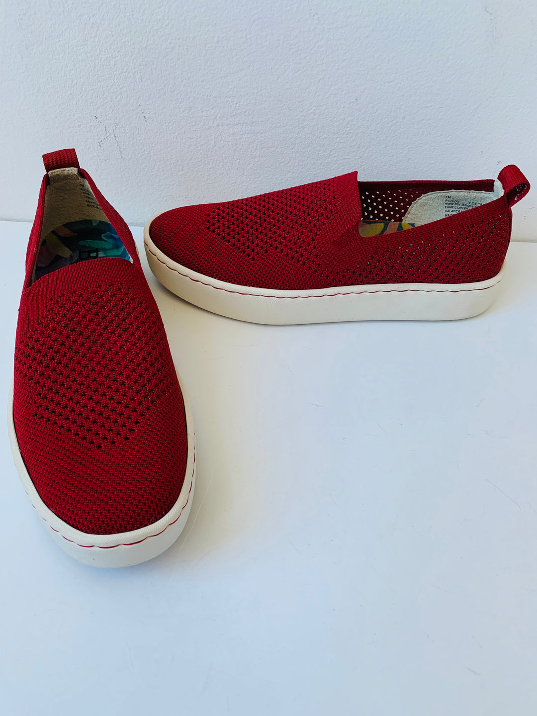 Born Solstice Scarlet Red Knit Slip On Platform Sneaker Size 7
